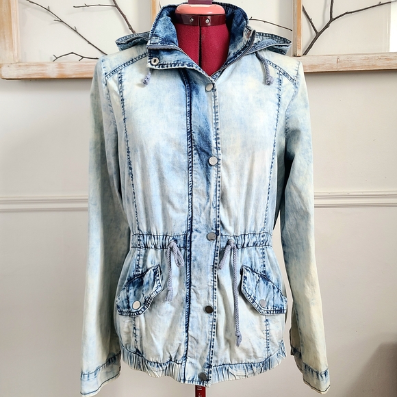 Acid Wash Denim Lightweight Jacket with hood - Size Medium - Picture 2 of 7